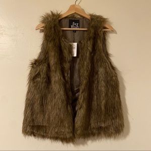 Say What Brown Faux Fur Vest Clasp-Close Large